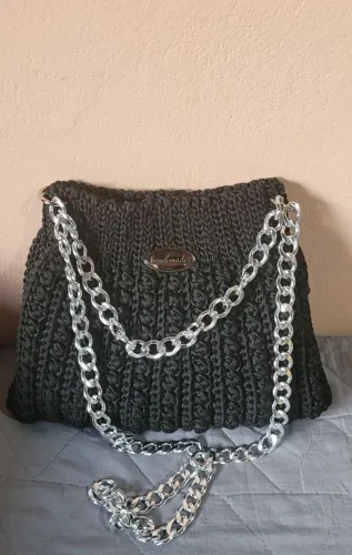 Bolsa de crochê em fio náutico preta