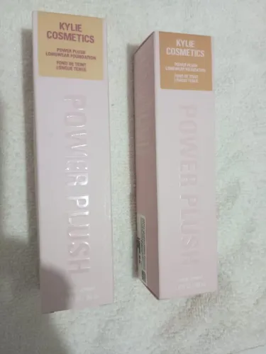 Base de longa duração efeito pelúcia da KYLEI COSMÉTICOS EFEITO.( Cada )