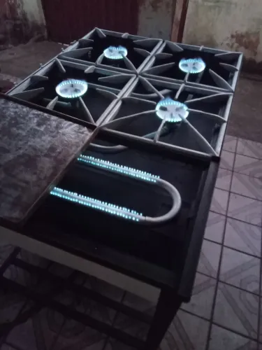 Vendo um fogão industrial cold