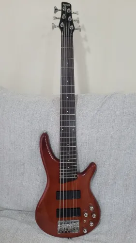 Baixo Ibanez GSR 396 com pré Aguilar OBP 3 e captadores Bass lines phase II.
