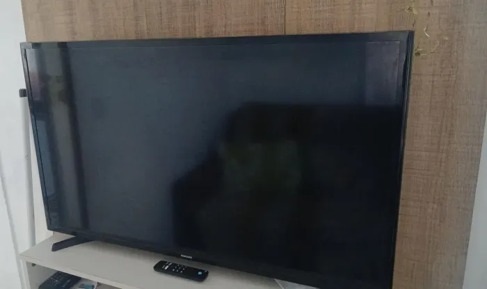 TV Samsung 40 polegadas - display queimado (retirada de peças ou conserto por sua conta).