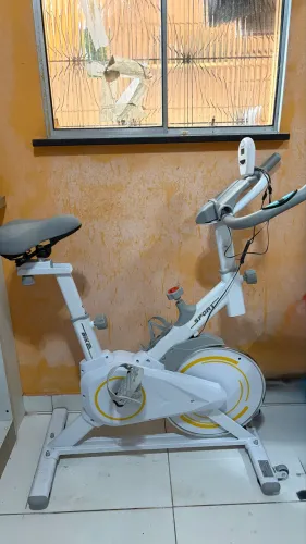 Bicicleta Ergométrica Branca