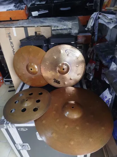 Kit pratos de bateria