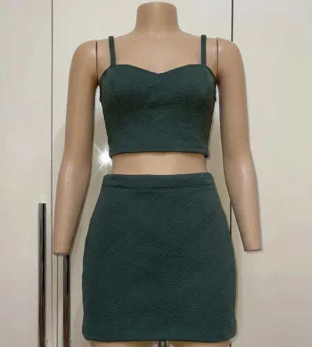 Conjunto top e saia