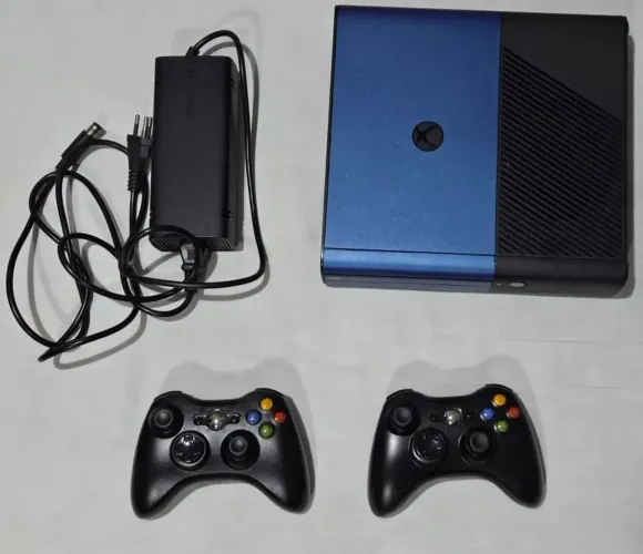 Xbox 360 super slim desbloqueado
