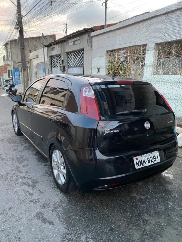 Fiat Punto Attractive 1.4 Fire Flex 8V 5P 2011