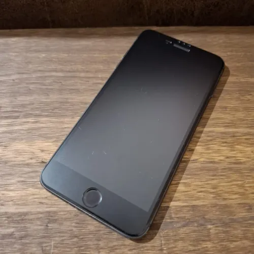 iPhone 8 Plus - Urgente (Preço pra sair hoje / Negociável)