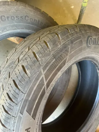 3 pneus 215 65 R16 Continental