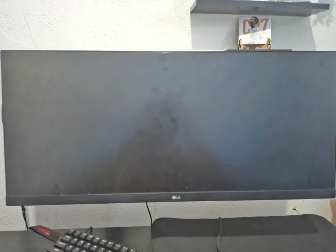 VENDO TELA LG 75HZ 29 POLEGADAS COM UM TRINCADO NO LED