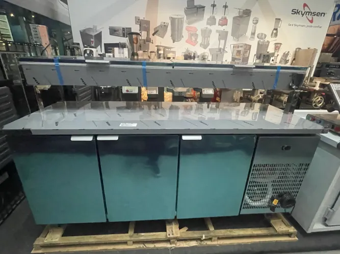 BALCÃO DE SERVIÇO REFRIGERADO CONDIMENTADOR GABINETE EXTERNO INOX
