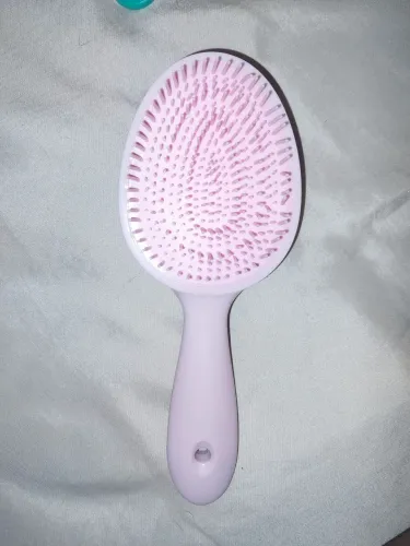 Escova massageadora de couro cabeludo e touca de banho grande. 