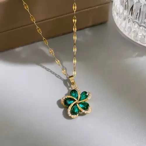 COLAR FLOR ESMERALDA DA SORTE EM AÇO INOXIDÁVEL