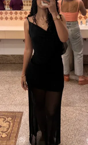 vestido longo preto com tule