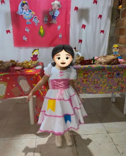 Vestido de caipira feito a mão 