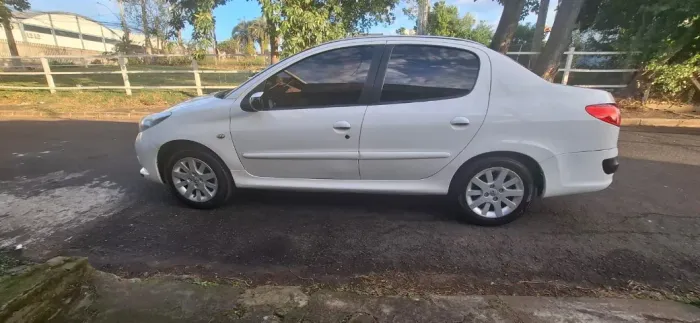 Peugeot 207 Sedan Passion XS 1.6 Flex 16V 4P 2011
