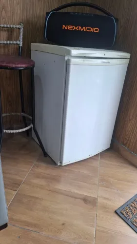 Frigobar Electrolux R130