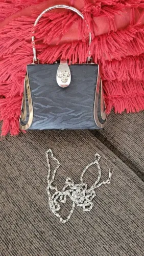 Mini Bolsa de Festa Clutch Preta Zebra - Com Alça de Corrente (Desapego)