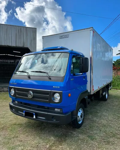 Volks 8.160 2014 Baú 6.20 m - Pague parcelas de R$3.143,25