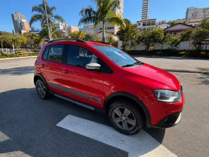 Volkswagen Crossfox 1.6 MI Total Flex 8V 5P 2012