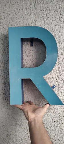 Letra R