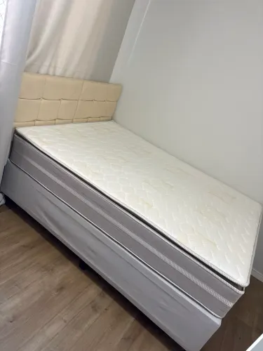Cama box casal com a cabeceira