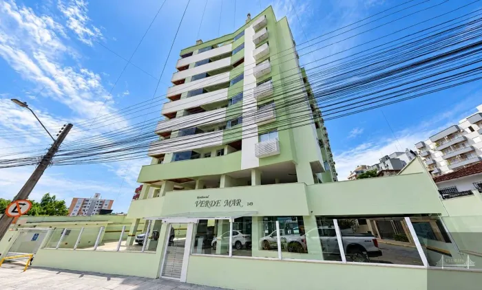 Apartamento com 2 dormitórios à venda, 69 m² por R$ 615.000,00 - Capoeiras - Florianópolis