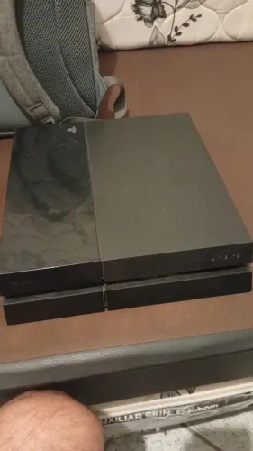 PLAYSTATION QUATRO USADO