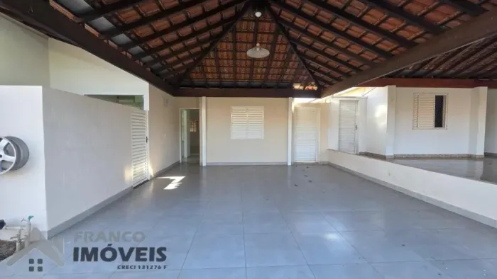 Condomínio Jds de Barcelona - Excelente casa disponível para locação!