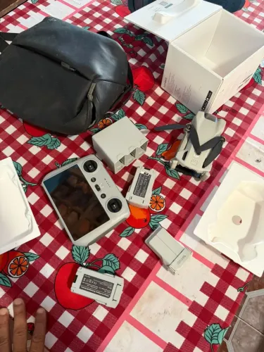 Drone(defeito) + controle com tela