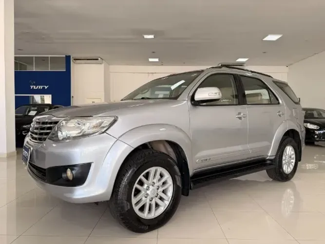 Toyota Hilux SW4 SR 4X2 2.7/ 2.7 Flex 16V Aut. 2015