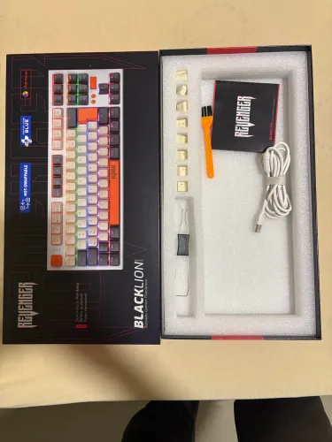 Teclado mecânico revenger switch blue