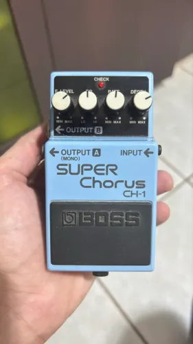 Super Chorus Boss (mxr,marshall,delay,reverb,wah,guitar,)