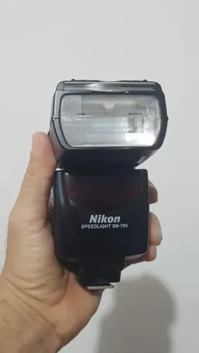 Flash Nikon sb700.