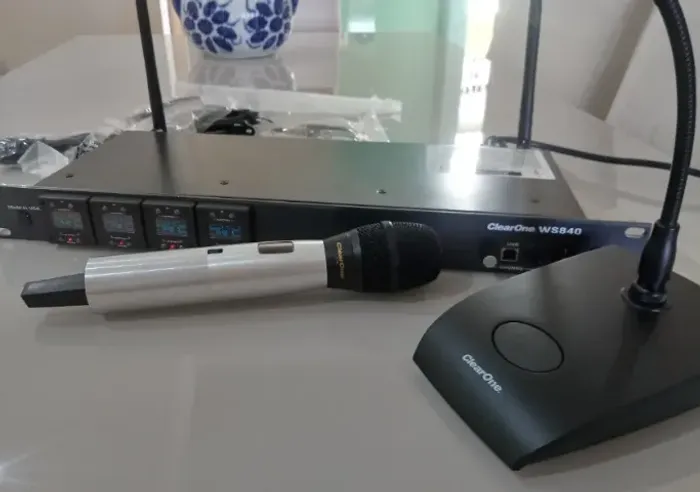 Kit Microfones Sem Fio Digital Clearone Ñ Shure, Sennheiser