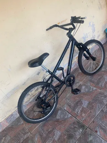 Bicicleta com marcha aro 20