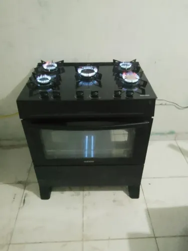 vende-se fogão 5 bocas mesa de vidro