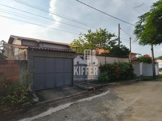 Casa com 3 quartos em Condomínio em Itaboraí com Terreno Extra e Árvores Frutíferas