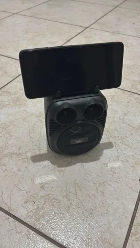 Caixa de Som Bluetooth Portátil com Suporte para Celular - Acompanha Cabo de Carregamento