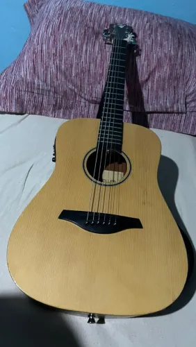 Violão baby , Ideal para viagens.