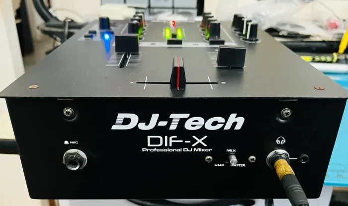 Mixer Dj-Tech com Bluetooth e USB