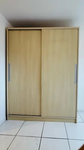 Guarda-roupa portas de correr
