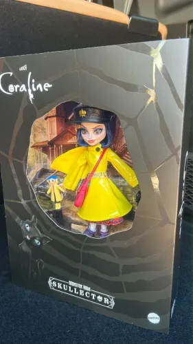 Monster high skullector coraline
