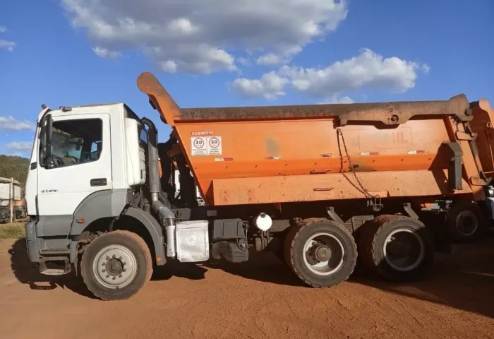 MB 4144 ano 2021, 6x4, com caçamba de 16 ?, 94.400 Km, em MG