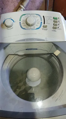 Máquina de lavar roupa Electrolux 10kg para retirada de peças