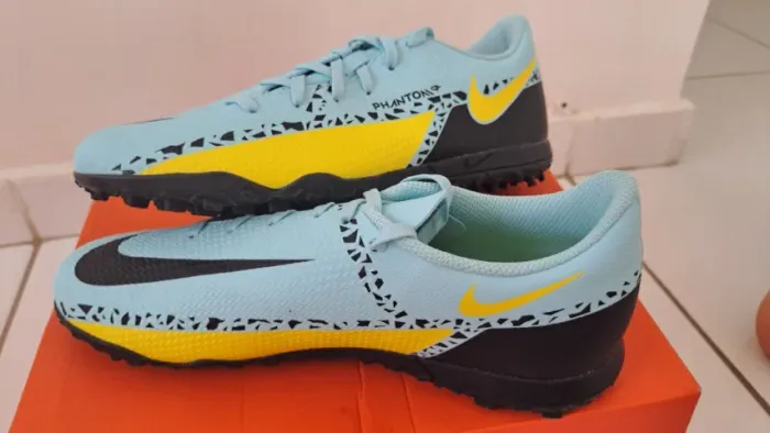 Chuteira nike society phantom