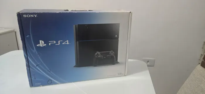 PlayStation 4 Fat 500GB - Único Dono - Completo na Caixa