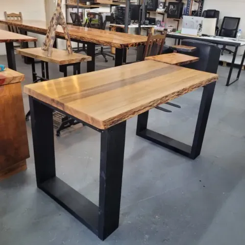 Mesa Escritório Rustica -Madeira Pinheiro -Borda Orgânica Natural -Verniz Natural -Pés Em
