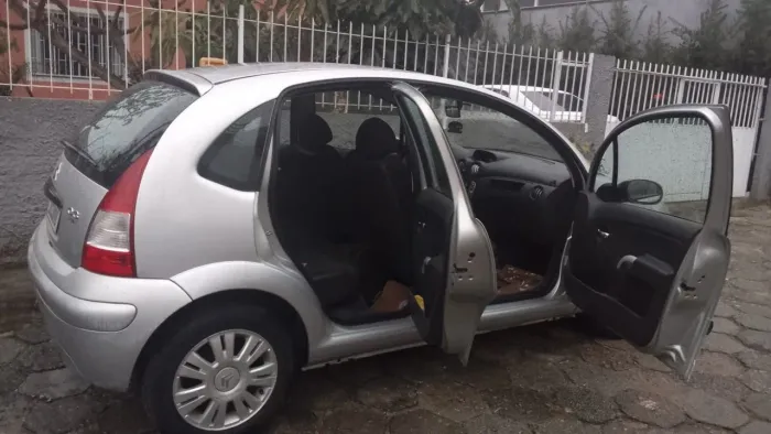 Citroen C3 GLX 1.4/ GLX Sonora 1.4 Flex 8V 5P 2011