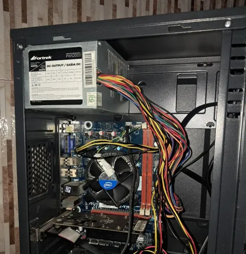 Pc Gamer, placa mãe, processador Intel core I5 7600, memória 8gb, placa de vídeo 2gb