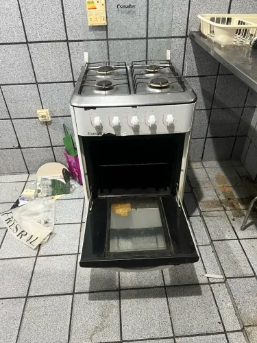 Fogão 4 bocas com forno 